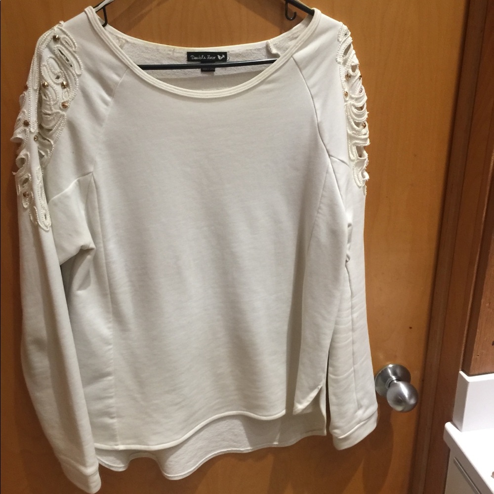 Dry Goods White Crew Neck Knit Top